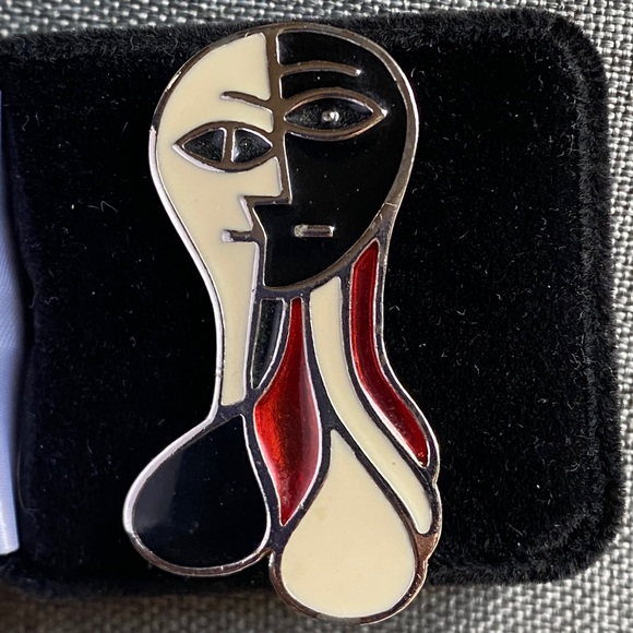 Estate Jewelry - Abstract Face Enamel Brooch – Picasso Style Modernist Art Pin Red Black Cream